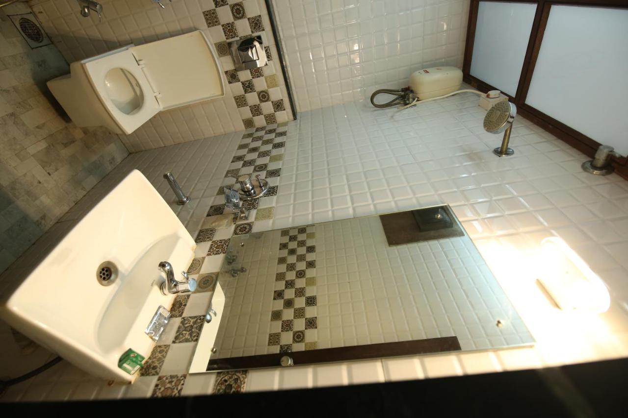 Airport Metro Hotel Bombay Extérieur photo