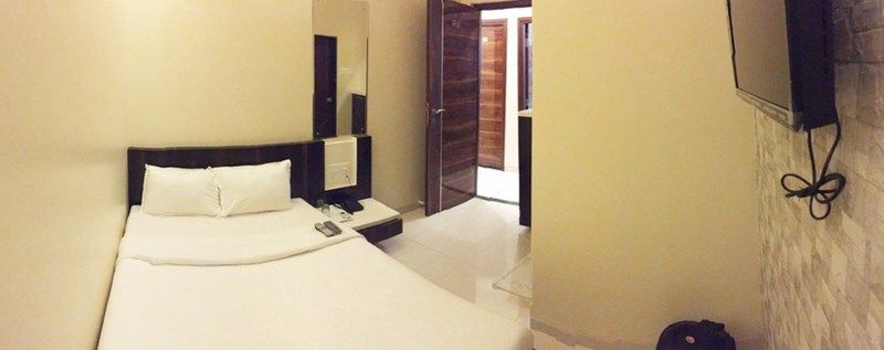 Airport Metro Hotel Bombay Extérieur photo